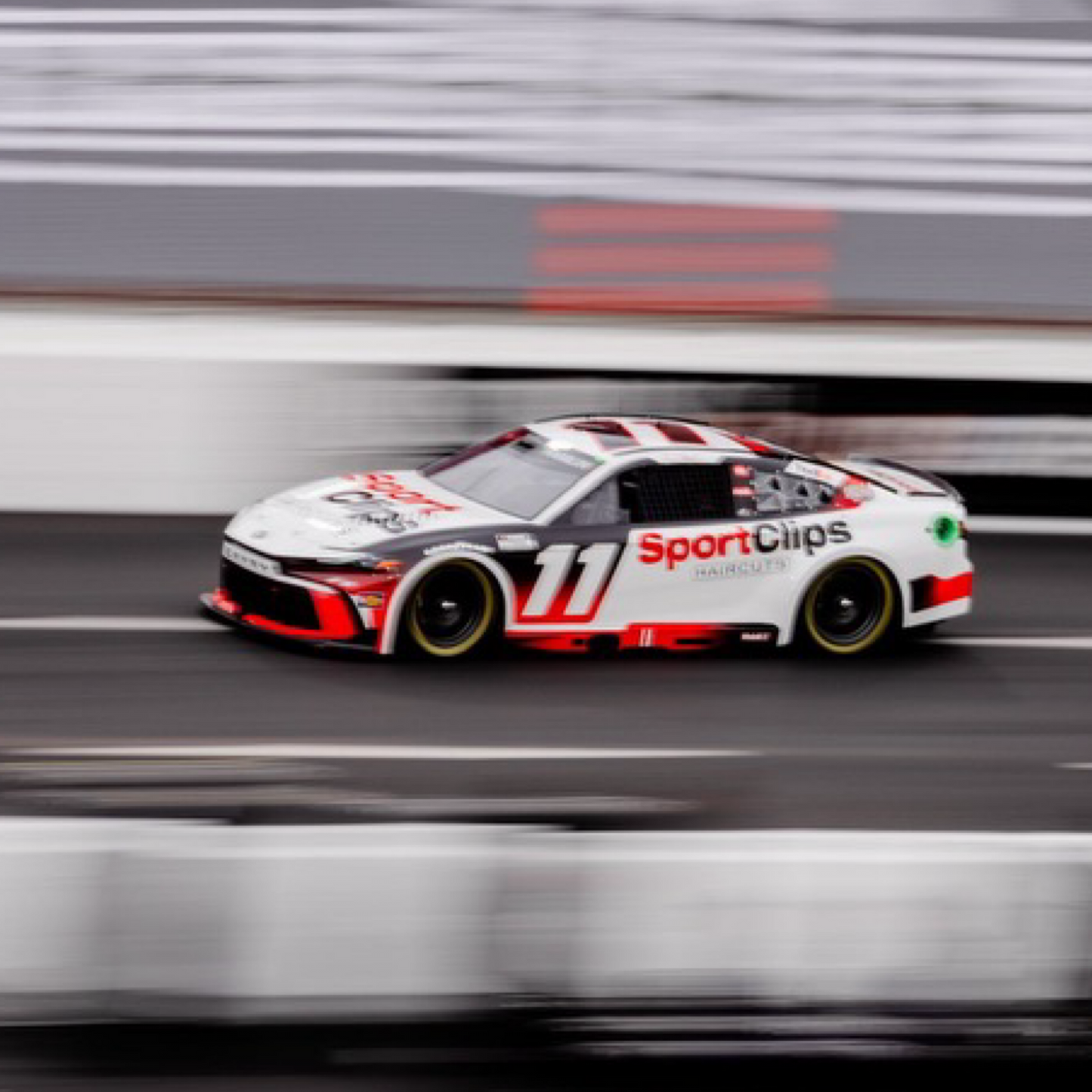 2024 THE CLASH WIN STANDARD HOOD OPEN 1:24 DIE-CAST