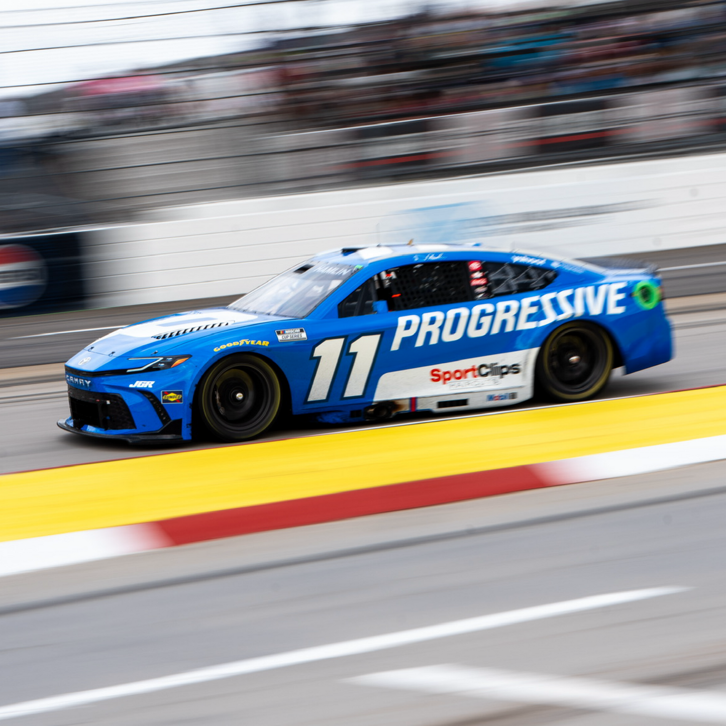 **PRE-ORDER** 2025 MARTINSVILLE WIN AUTOGRAPHED ELITE 1:24 DIE-CAST